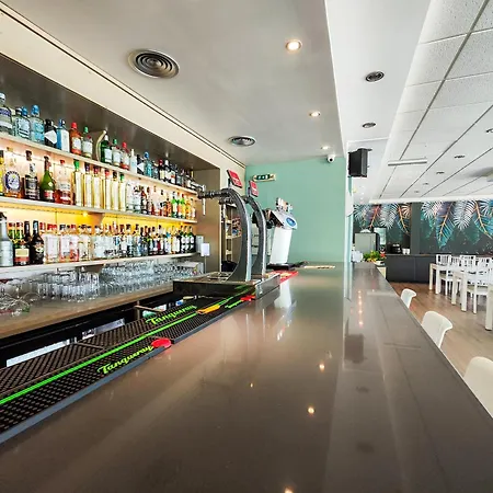 Bayside Salgados アパートホテル