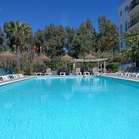 Bayside Salgados Hotel apartamentowy