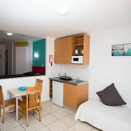 Bayside Salgados Апарт-готель