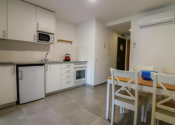 Bayside Salgados מלון דירות 3*