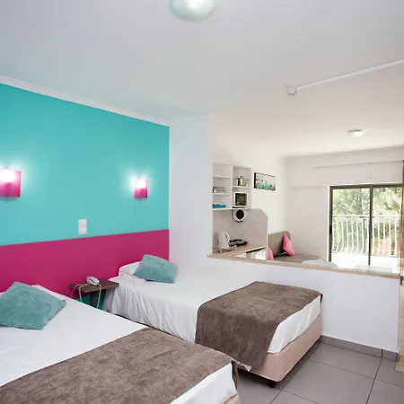 Bayside Salgados Lejlighedshotel 3*