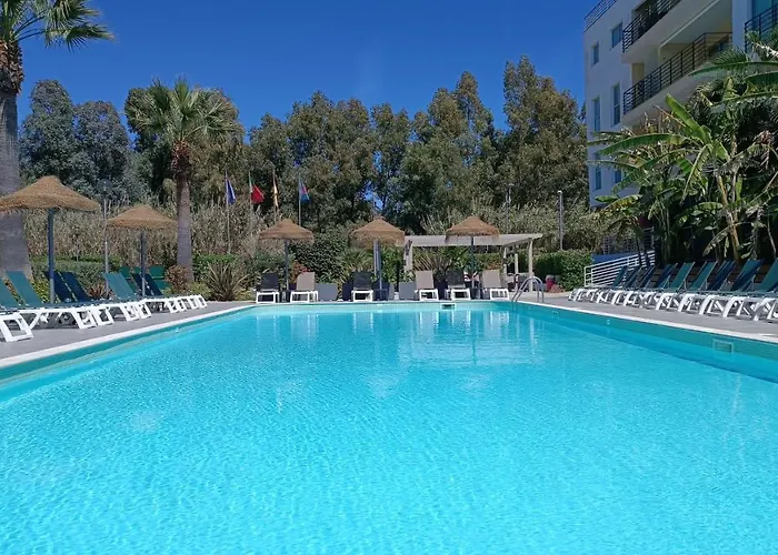 Bayside Salgados Hotel apartamentowy