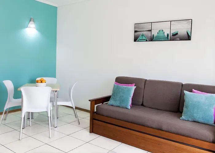 Bayside Salgados Hotel apartamentowy