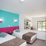 Bayside Salgados Aparthotel 3*
