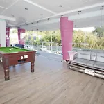 Bayside Salgados Aparthotel